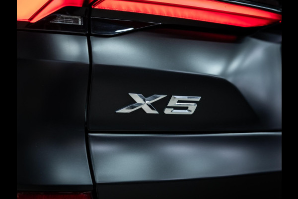 BMW X5 xDrive50e Vol uitgevoerde Frozen Black X5 Skylounge, Vossen HF5