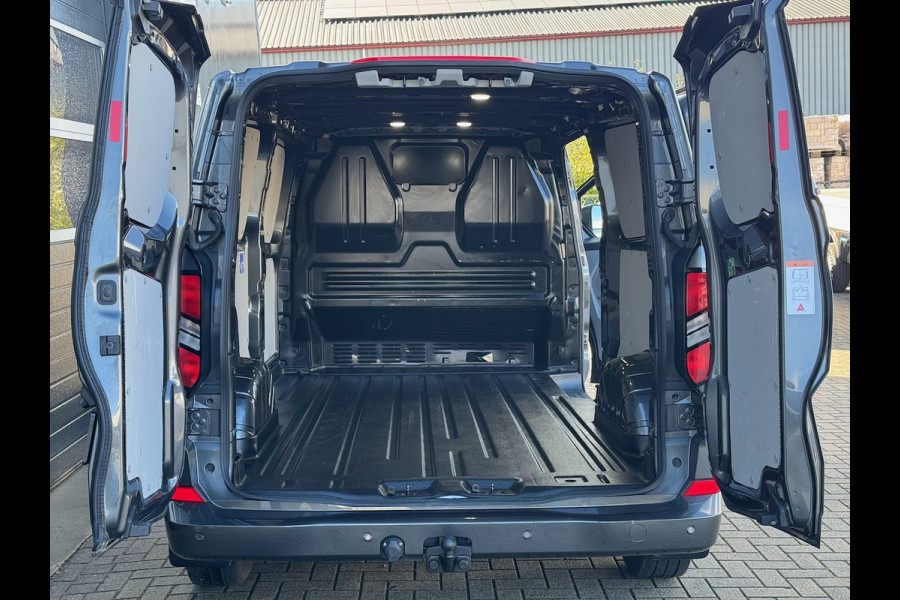 Ford Transit Custom 320 2.0 TDCI 136pk L2H1 Limited | Trekhaak | Navi | LED | Keyfree | Stoelverw. | CarPlay | Camera | 16 inch