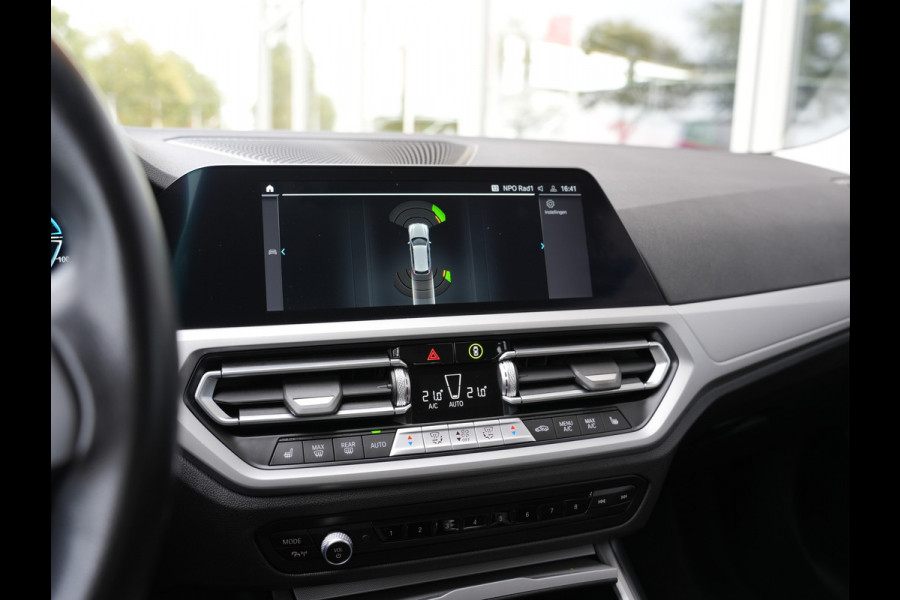 BMW 3 Serie Touring 320e xDrive Business Edition Plus | verwarmde voorstoelen | LED | Apple Carplay/Android Auto