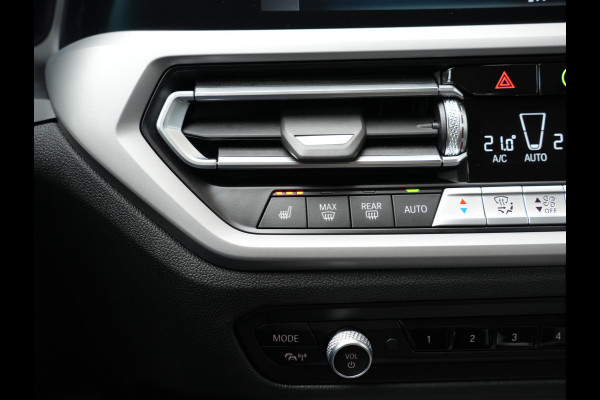 BMW 3 Serie Touring 320e xDrive Business Edition Plus | verwarmde voorstoelen | LED | Apple Carplay/Android Auto
