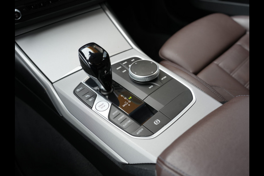 BMW 3 Serie Touring 320e xDrive Business Edition Plus | verwarmde voorstoelen | LED | Apple Carplay/Android Auto