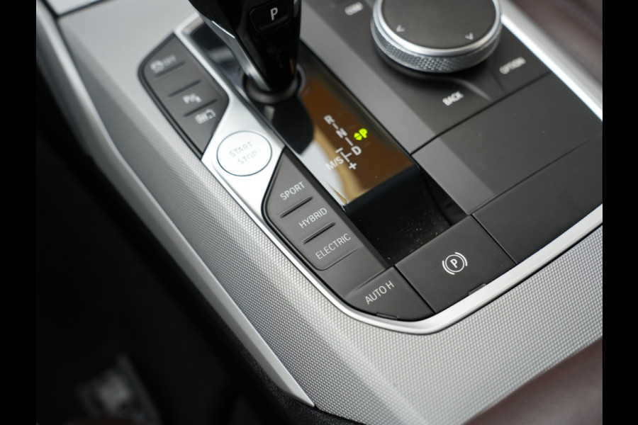 BMW 3 Serie Touring 320e xDrive Business Edition Plus | verwarmde voorstoelen | LED | Apple Carplay/Android Auto