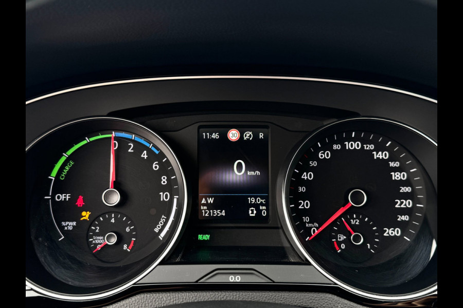 Volkswagen Passat Variant 1.4 TSI PHEV GTE | Pano | Trekhaak | Matrix | Massage | Camera | Travel Assist | Elektr. achterklep