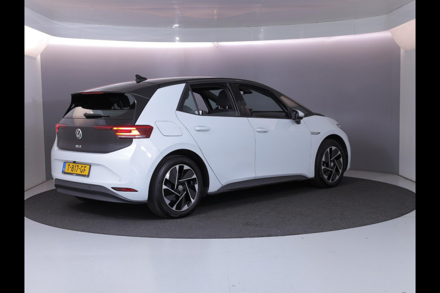 Volkswagen ID.3 Pure 45 kWh 150pk | Navi| int.voorverwarming| Verwarmde voorstoelen