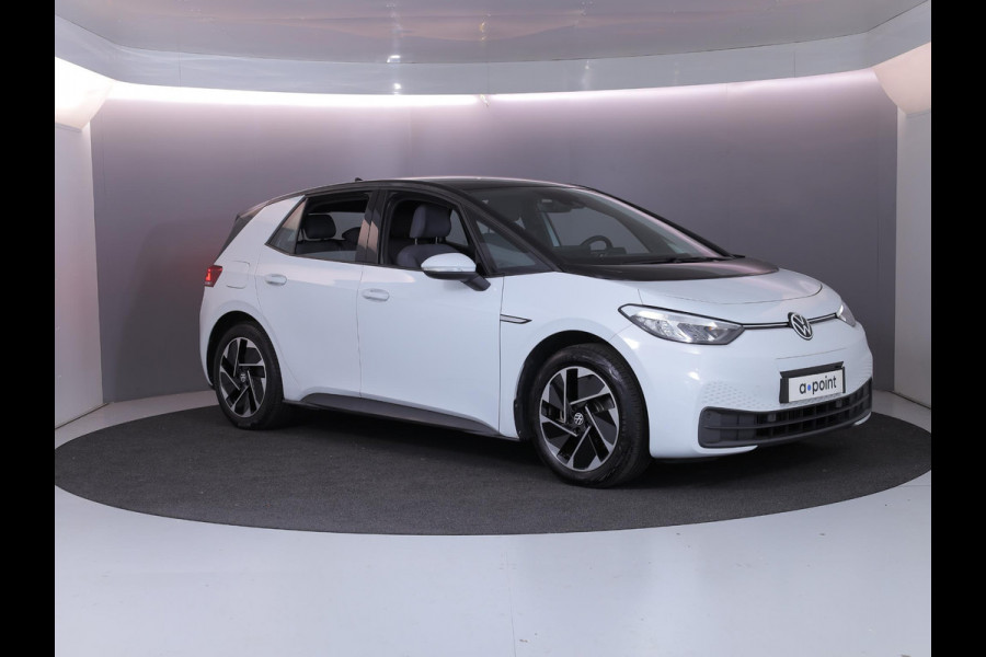 Volkswagen ID.3 Pure 45 kWh 150pk | Navi| int.voorverwarming| Verwarmde voorstoelen