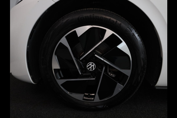 Volkswagen ID.3 Pure 45 kWh 150pk | Navi| int.voorverwarming| Verwarmde voorstoelen