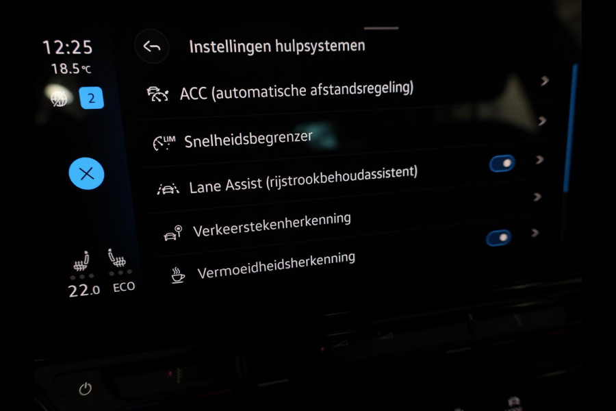 Volkswagen ID.3 Pure 45 kWh 150pk | Navi| int.voorverwarming| Verwarmde voorstoelen
