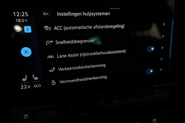 Volkswagen ID.3 Pure 45 kWh 150pk | Navi| int.voorverwarming| Verwarmde voorstoelen