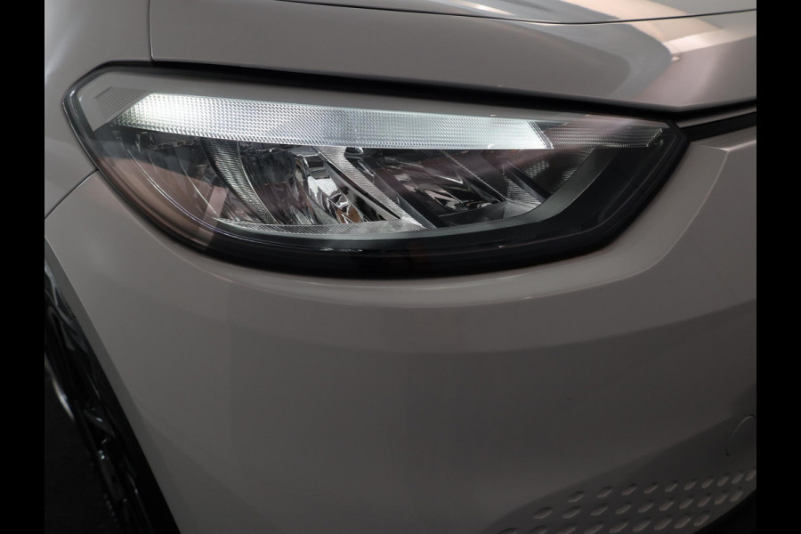 Volkswagen ID.3 Pure 45 kWh 150pk | Navi| int.voorverwarming| Verwarmde voorstoelen