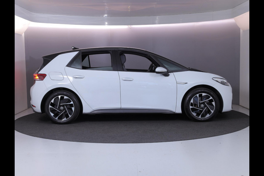 Volkswagen ID.3 Pure 45 kWh 150pk | Navi| int.voorverwarming| Verwarmde voorstoelen