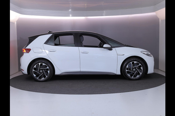 Volkswagen ID.3 Pure 45 kWh 150pk | Navi| int.voorverwarming| Verwarmde voorstoelen