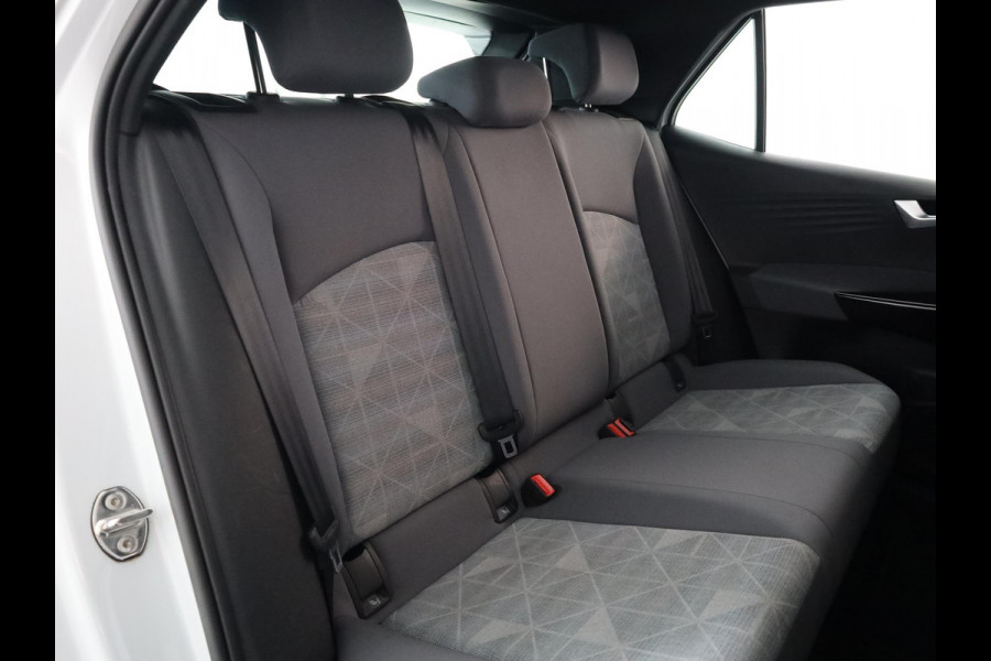 Volkswagen ID.3 Pure 45 kWh 150pk | Navi| int.voorverwarming| Verwarmde voorstoelen