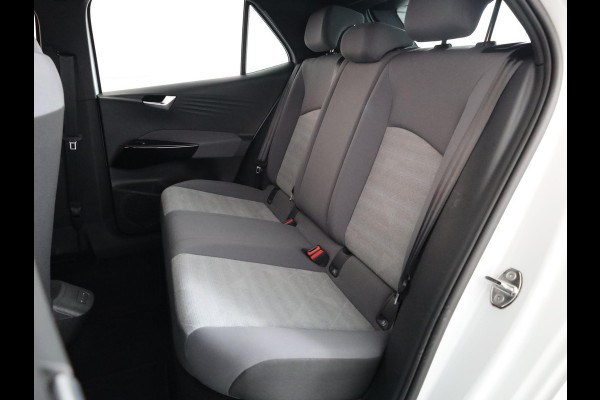 Volkswagen ID.3 Pure 45 kWh 150pk | Navi| int.voorverwarming| Verwarmde voorstoelen
