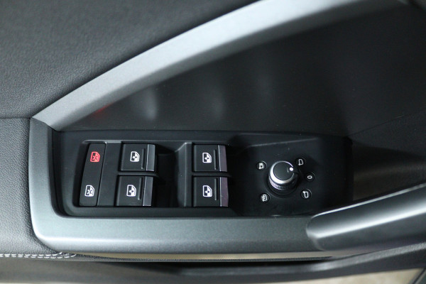 Audi Q3 35 TFSI S Line Pro Line S (TREKHAAK, STOELVERWARMING, CAMERA, CLIMA, CRUISE, LED, ELEKT. STOELEN)