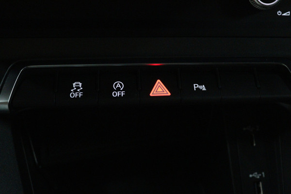 Audi Q3 35 TFSI S Line Pro Line S (TREKHAAK, STOELVERWARMING, CAMERA, CLIMA, CRUISE, LED, ELEKT. STOELEN)