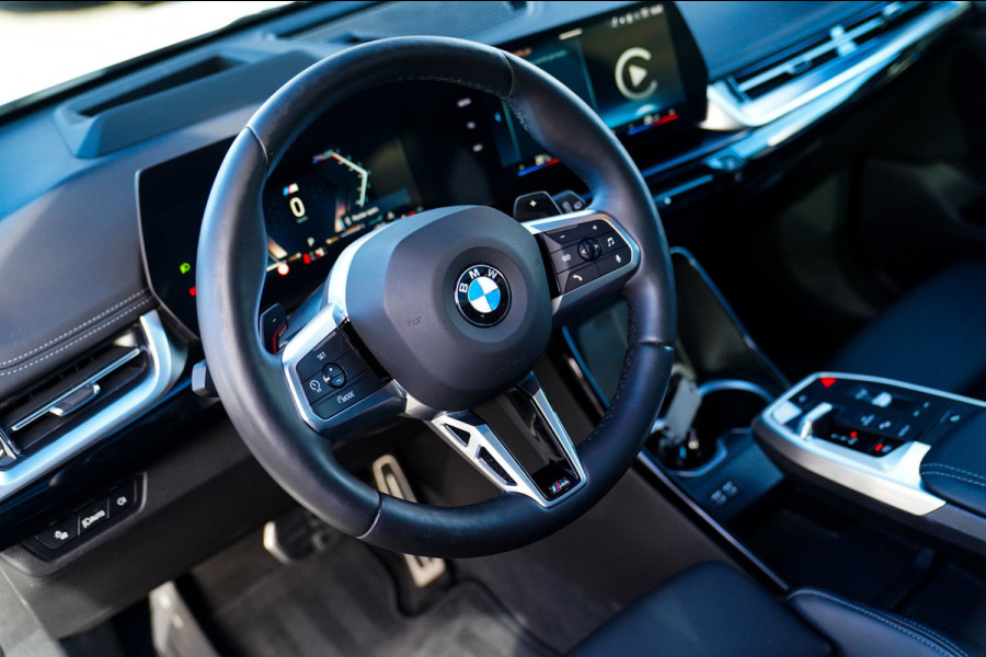 BMW X1 SDrive18i | Massage | Trekhaak | 360 camera | Harman/Kardon | Panorama | HuD | Stoelverwarming | Adaptieve Cruise Control