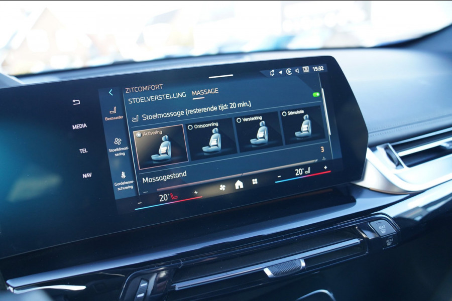 BMW X1 SDrive18i | Massage | Trekhaak | 360 camera | Harman/Kardon | Panorama | HuD | Stoelverwarming | Adaptieve Cruise Control