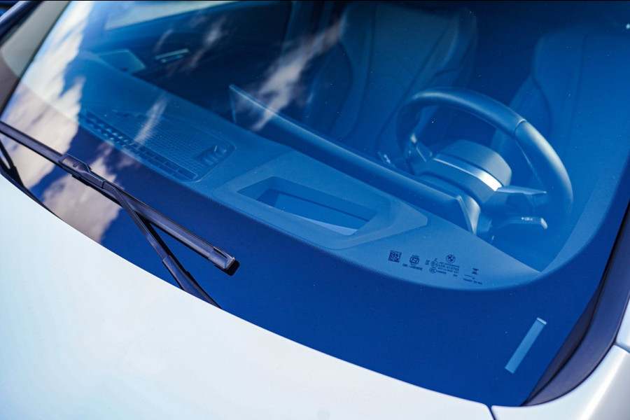 BMW X1 SDrive18i | Massage | Trekhaak | 360 camera | Harman/Kardon | Panorama | HuD | Stoelverwarming | Adaptieve Cruise Control