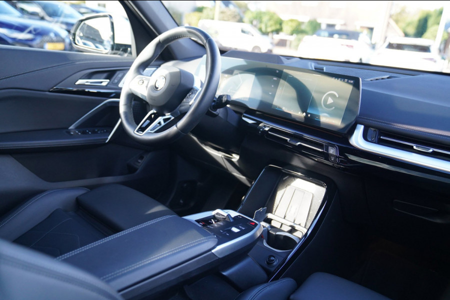 BMW X1 SDrive18i | Massage | Trekhaak | 360 camera | Harman/Kardon | Panorama | HuD | Stoelverwarming | Adaptieve Cruise Control