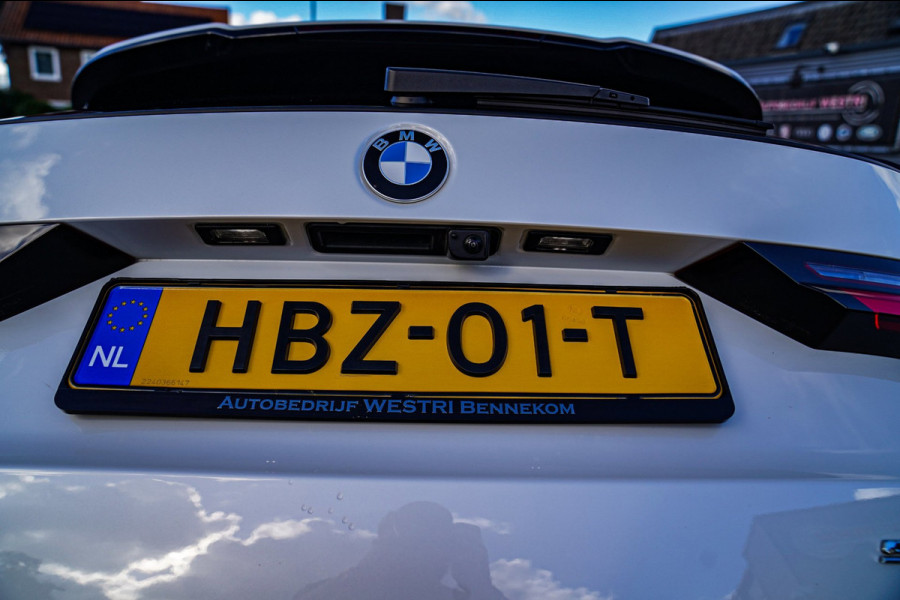 BMW X1 SDrive18i | Massage | Trekhaak | 360 camera | Harman/Kardon | Panorama | HuD | Stoelverwarming | Adaptieve Cruise Control
