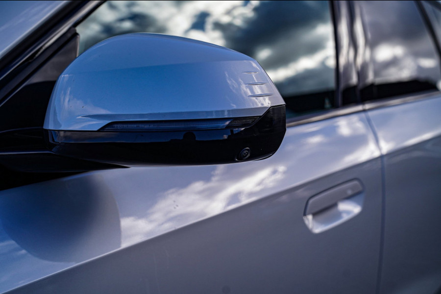 BMW X1 SDrive18i | Massage | Trekhaak | 360 camera | Harman/Kardon | Panorama | HuD | Stoelverwarming | Adaptieve Cruise Control