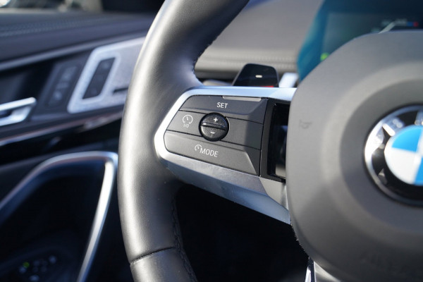BMW X1 SDrive18i | Massage | Trekhaak | 360 camera | Harman/Kardon | Panorama | HuD | Stoelverwarming | Adaptieve Cruise Control