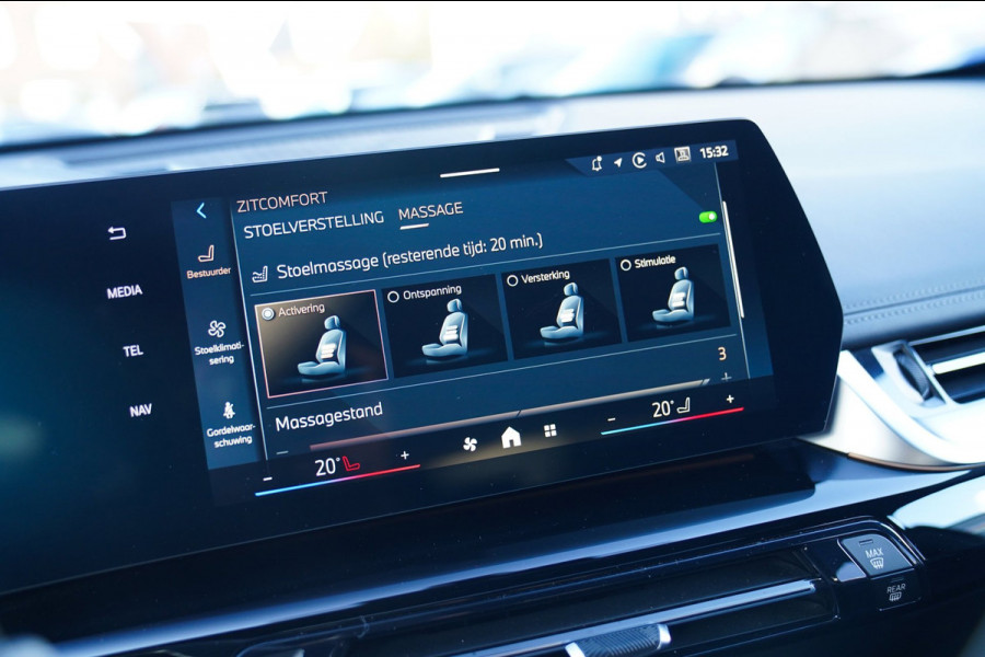 BMW X1 SDrive18i | Massage | Trekhaak | 360 camera | Harman/Kardon | Panorama | HuD | Stoelverwarming | Adaptieve Cruise Control