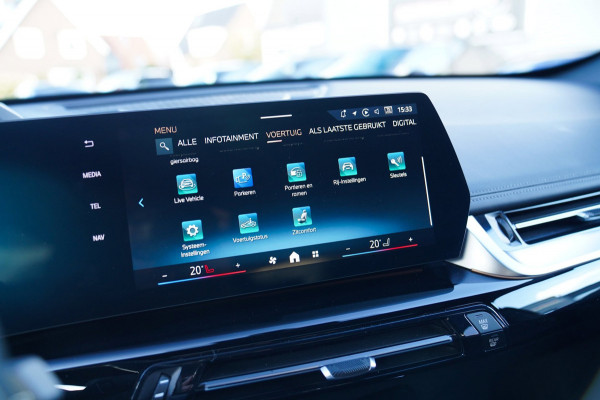 BMW X1 SDrive18i | Massage | Trekhaak | 360 camera | Harman/Kardon | Panorama | HuD | Stoelverwarming | Adaptieve Cruise Control