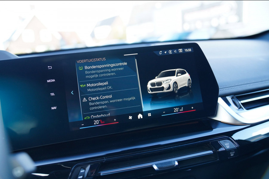 BMW X1 SDrive18i | Massage | Trekhaak | 360 camera | Harman/Kardon | Panorama | HuD | Stoelverwarming | Adaptieve Cruise Control