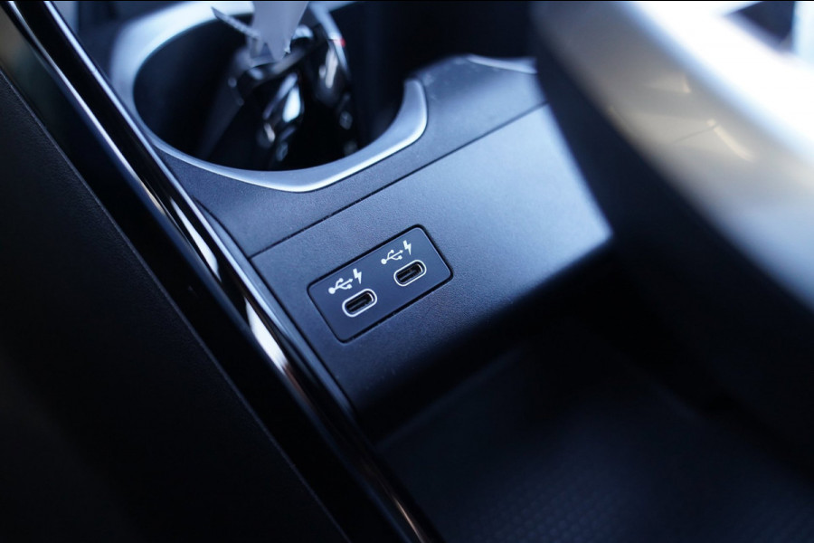 BMW X1 SDrive18i | Massage | Trekhaak | 360 camera | Harman/Kardon | Panorama | HuD | Stoelverwarming | Adaptieve Cruise Control
