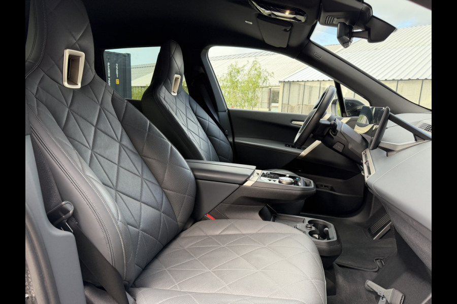 BMW iX xDrive40 Executive 77 kWh | SoH 100% | Sport Pakket | 360 Camera | Head-Up | Memory Stoelen