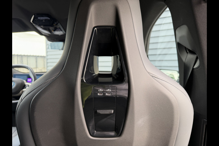 BMW iX xDrive40 Executive 77 kWh | SoH 100% | Sport Pakket | 360 Camera | Head-Up | Memory Stoelen