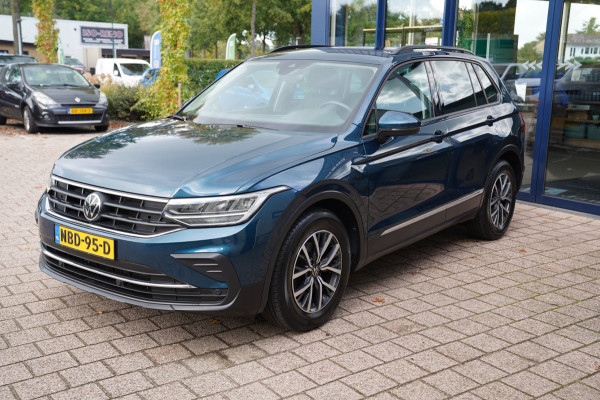 Volkswagen Tiguan 1.5 TSI Life Business|Prijs rijklaar incl. 12 mnd garantie|Stoel/stuurverwarming Camera LMV PDC Carplay DAB