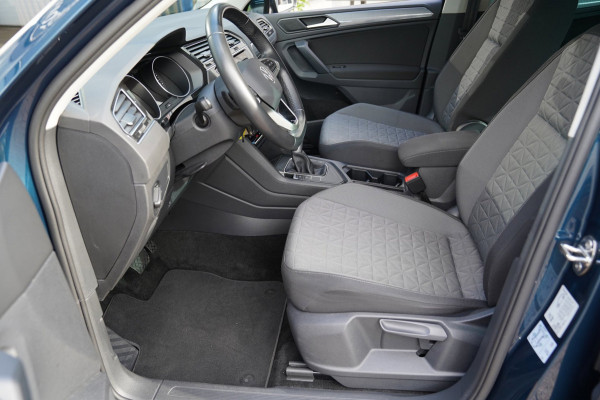 Volkswagen Tiguan 1.5 TSI Life Business|Prijs rijklaar incl. 12 mnd garantie|Stoel/stuurverwarming Camera LMV PDC Carplay DAB