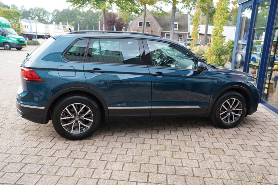 Volkswagen Tiguan 1.5 TSI Life Business|Prijs rijklaar incl. 12 mnd garantie|Stoel/stuurverwarming Camera LMV PDC Carplay DAB