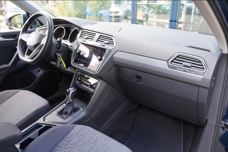 Volkswagen Tiguan 1.5 TSI Life Business|Prijs rijklaar incl. 12 mnd garantie|Stoel/stuurverwarming Camera LMV PDC Carplay DAB