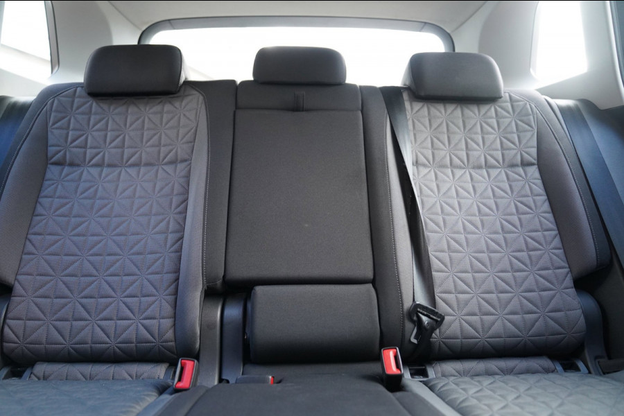 Volkswagen Tiguan 1.5 TSI Life Business|Prijs rijklaar incl. 12 mnd garantie|Stoel/stuurverwarming Camera LMV PDC Carplay DAB
