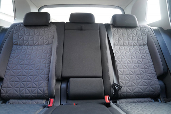 Volkswagen Tiguan 1.5 TSI Life Business|Prijs rijklaar incl. 12 mnd garantie|Stoel/stuurverwarming Camera LMV PDC Carplay DAB