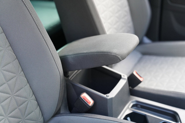 Volkswagen Tiguan 1.5 TSI Life Business|Prijs rijklaar incl. 12 mnd garantie|Stoel/stuurverwarming Camera LMV PDC Carplay DAB