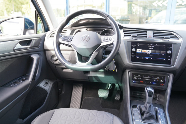 Volkswagen Tiguan 1.5 TSI Life Business|Prijs rijklaar incl. 12 mnd garantie|Stoel/stuurverwarming Camera LMV PDC Carplay DAB