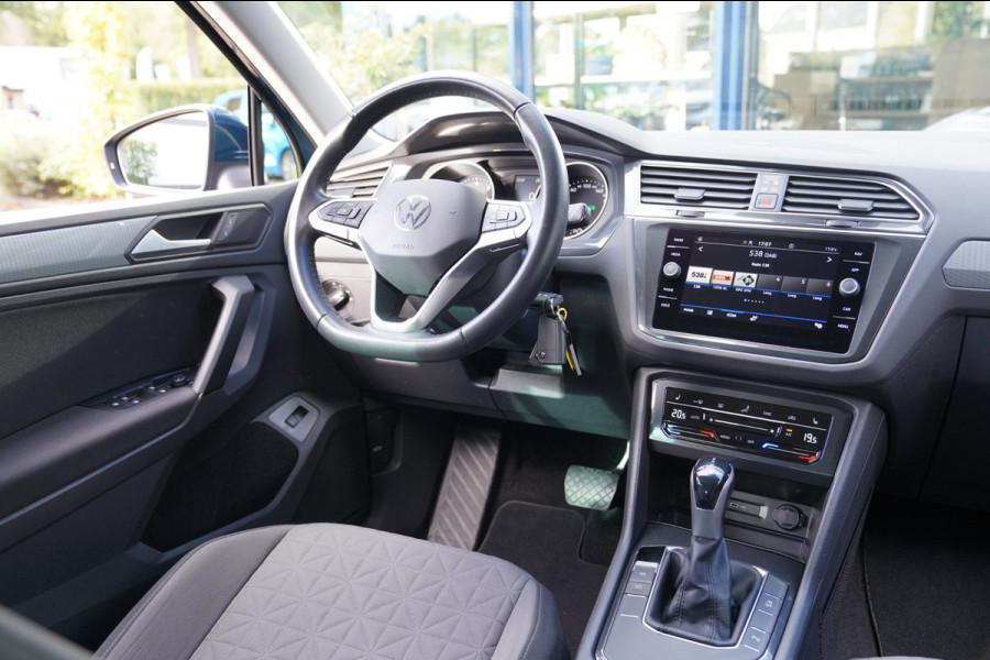 Volkswagen Tiguan 1.5 TSI Life Business|Prijs rijklaar incl. 12 mnd garantie|Stoel/stuurverwarming Camera LMV PDC Carplay DAB