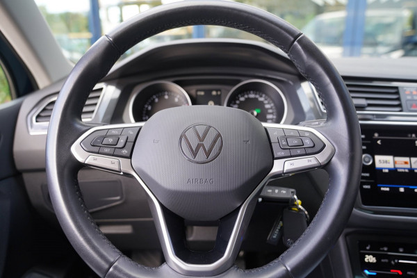 Volkswagen Tiguan 1.5 TSI Life Business|Prijs rijklaar incl. 12 mnd garantie|Stoel/stuurverwarming Camera LMV PDC Carplay DAB
