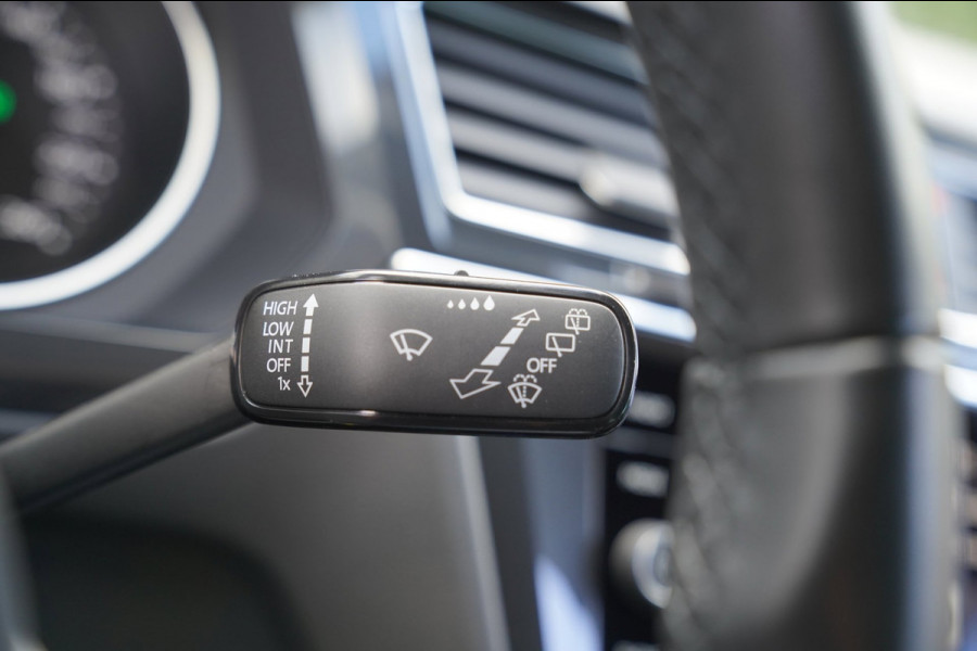 Volkswagen Tiguan 1.5 TSI Life Business|Prijs rijklaar incl. 12 mnd garantie|Stoel/stuurverwarming Camera LMV PDC Carplay DAB