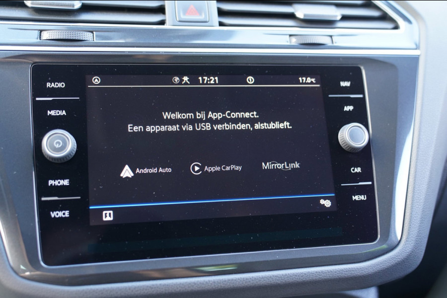 Volkswagen Tiguan 1.5 TSI Life Business|Prijs rijklaar incl. 12 mnd garantie|Stoel/stuurverwarming Camera LMV PDC Carplay DAB