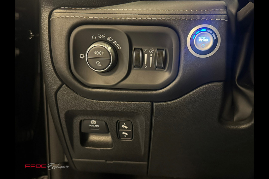 Dodge Ram 1500 5.7 V8 4x4 Crew Cab Limited / NAP / H/K / 360 Camera / HUD / Trekhaak / Stoelventilatie / Stuurverwarming / Keyless