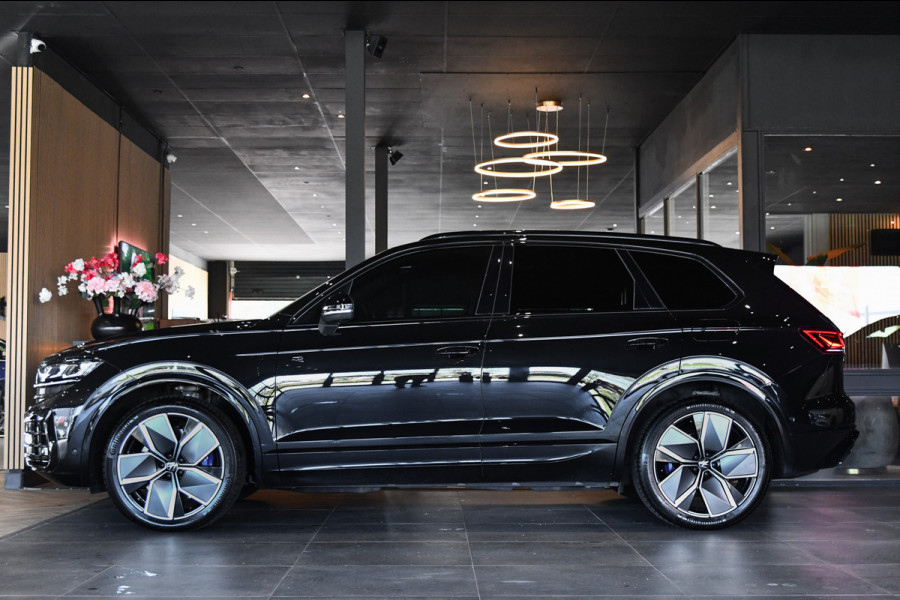 Volkswagen Touareg 3.0 TSi eHybrid 4MOTION R-Line, Nachtzicht, Massage, Softclose, Luchtv, Dynaudio, Koeling, HUD, 360, Pano!