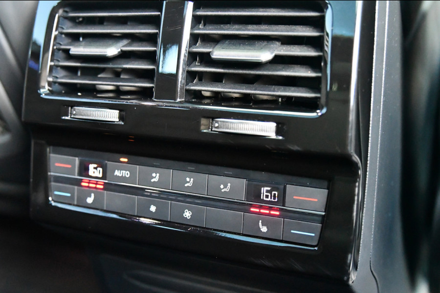 Volkswagen Touareg 3.0 TSi eHybrid 4MOTION R-Line, Nachtzicht, Massage, Softclose, Luchtv, Dynaudio, Koeling, HUD, 360, Pano!