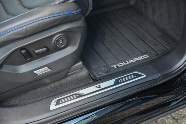 Volkswagen Touareg 3.0 TSi eHybrid 4MOTION R-Line, Nachtzicht, Massage, Softclose, Luchtv, Dynaudio, Koeling, HUD, 360, Pano!