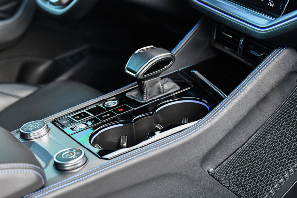 Volkswagen Touareg 3.0 TSi eHybrid 4MOTION R-Line, Nachtzicht, Massage, Softclose, Luchtv, Dynaudio, Koeling, HUD, 360, Pano!