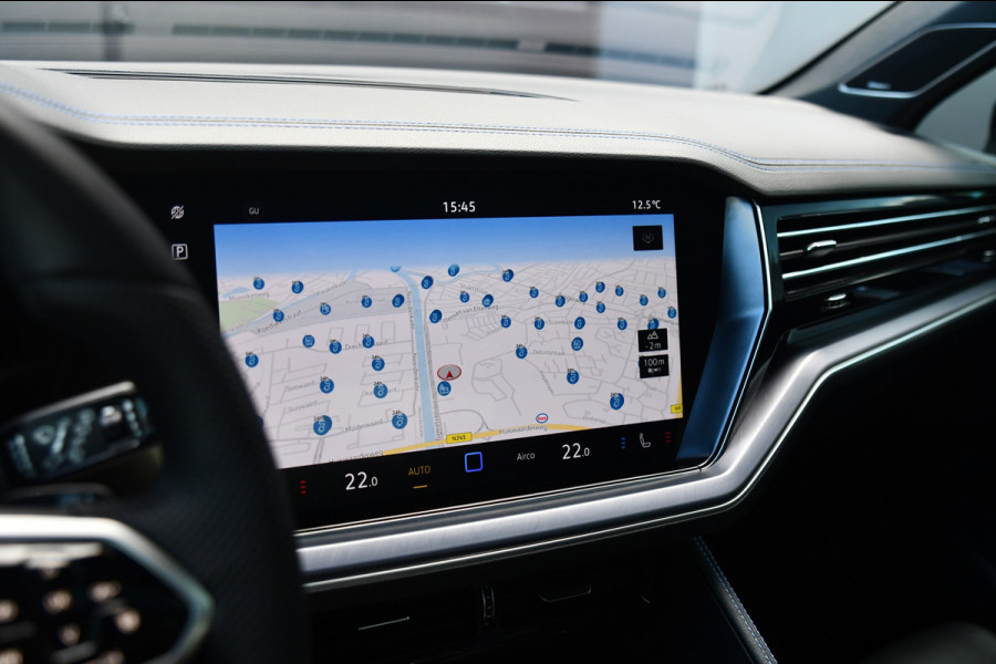 Volkswagen Touareg 3.0 TSi eHybrid 4MOTION R-Line, Nachtzicht, Massage, Softclose, Luchtv, Dynaudio, Koeling, HUD, 360, Pano!